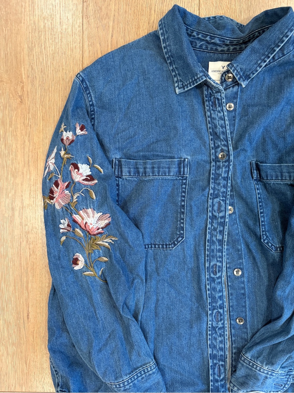 American Eagle Oversized Denim Shirt Jacket L Floral Embroidered Button Down